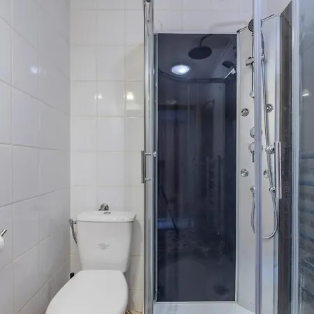 1 Bedroom Courtyard House Typical Of Old Guest house Lille