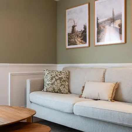 1 Bedroom Courtyard House Typical Of Old Guest house Lille